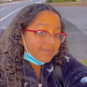 Meet your Posher, Mariana